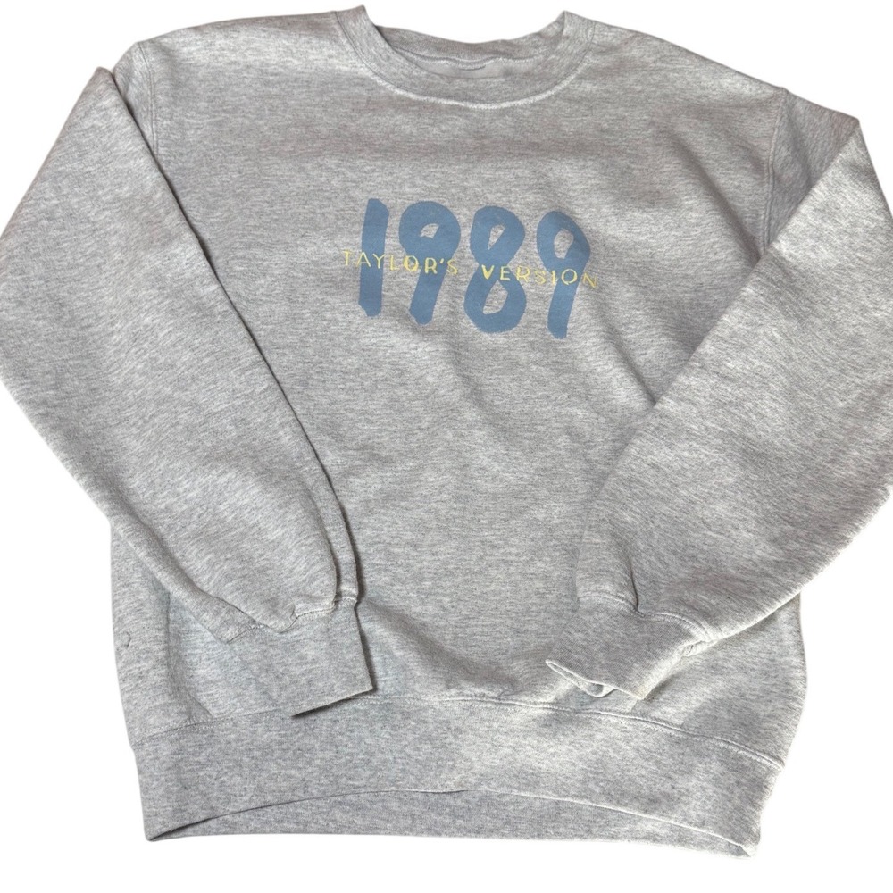 Taylor Swift 1989 Taylor's Version Sweatshirt Small Gray Album Tracklist Merch‎